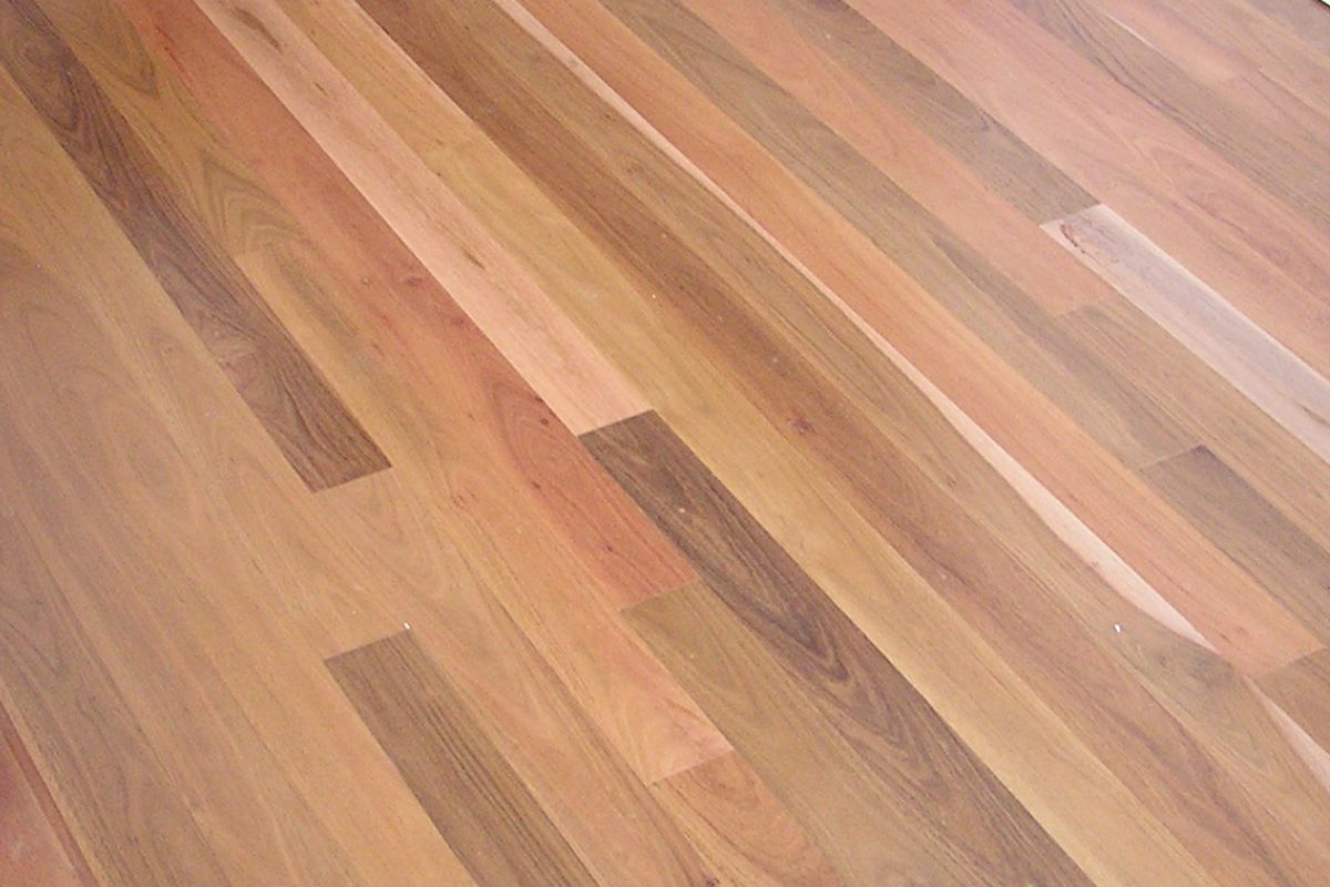 grey-ironbark-timber-floor-gallery-closeup