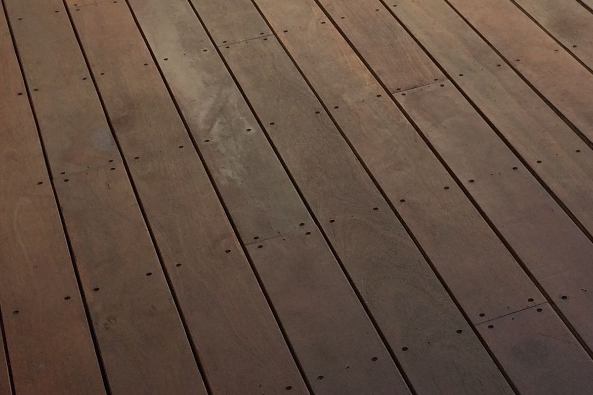 timber-decking-gallery-close-up